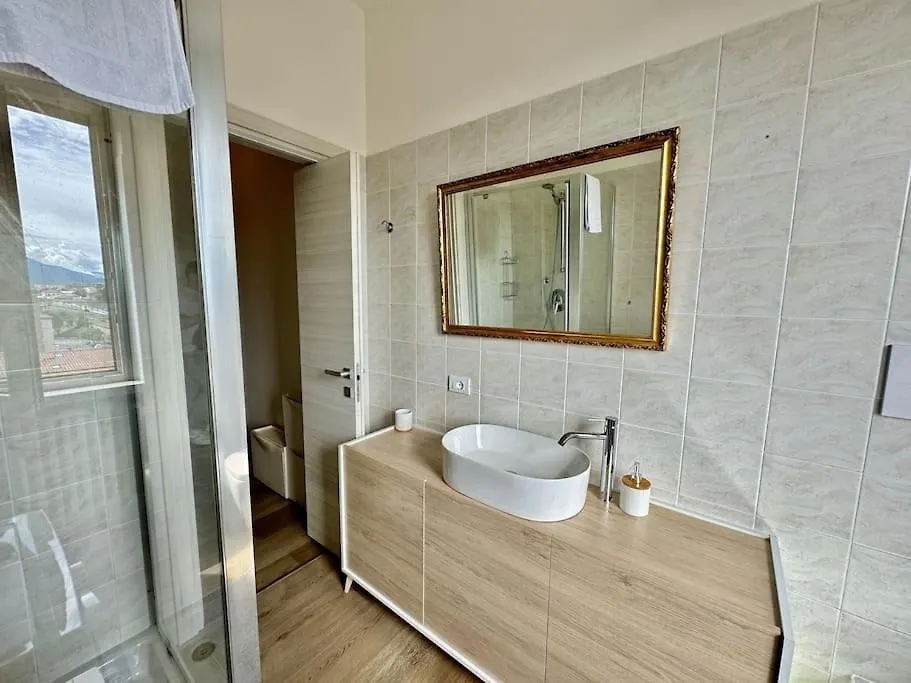 Cozy Apartment Il Balconcino 베르가모 0*,  이탈리아